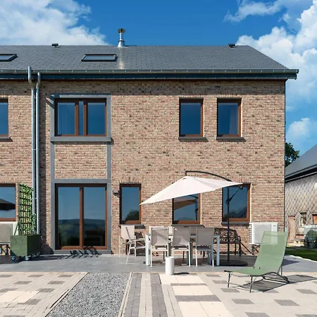 Spacious Getaway Near F1, Cleaning Included * Stavelot