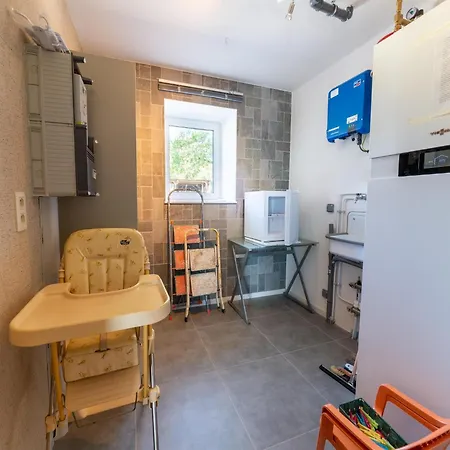 Holiday home Spacious Getaway Near F1, Cleaning Included