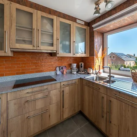 Spacious Getaway Near F1, Cleaning Included * Stavelot