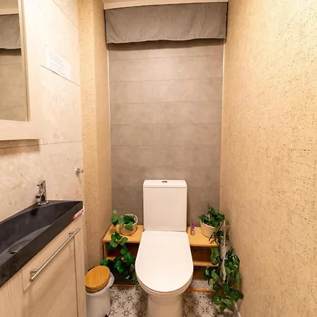 Spacious Getaway Near F1, Cleaning Included Holiday home *